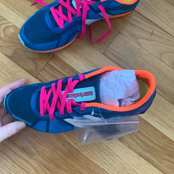 New Balance Spikes - Picture 2 of 6